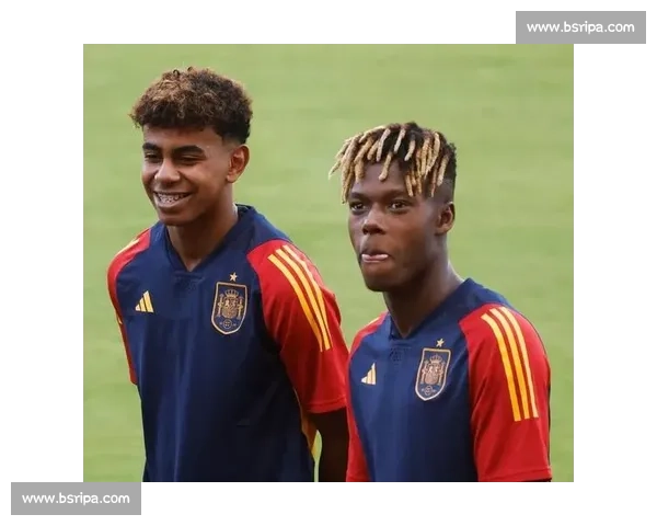 尼科更衣室玩笑暗藏真心：巴萨队友带我飞