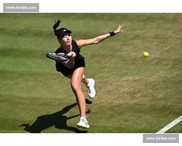 王欣瑜柏林站爆冷掀翻 17 号种子 首盘 6-3 强势破发卡萨金娜