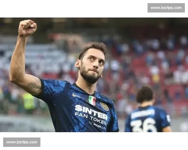 国米更衣室暗流涌动:小图拉姆、阿瑙托维奇力挺恰尔汗奥卢